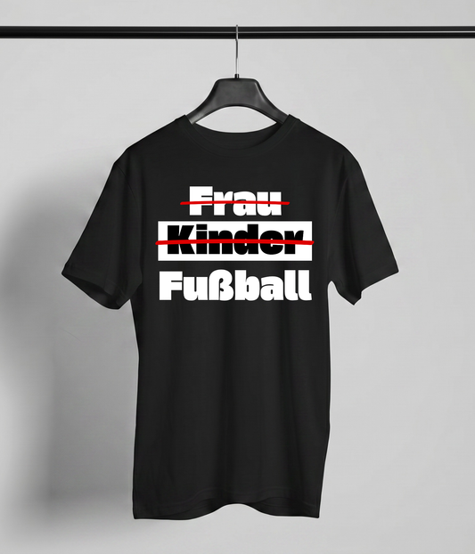 Frau. Kinder. Fußball.